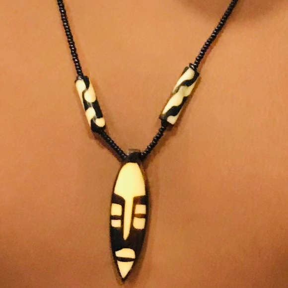 Handmade African Maasai Necklace - Picture 1 of 7